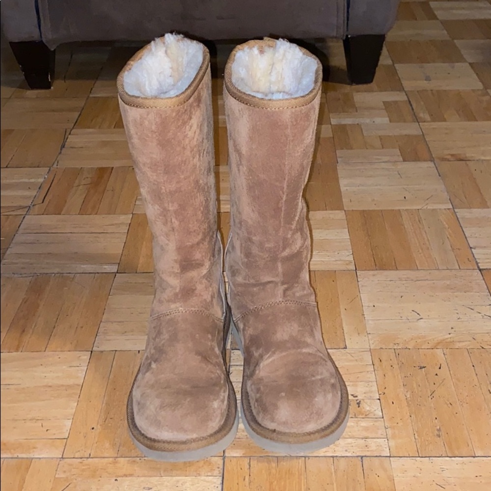 Tall uggs zipper in the back size 5